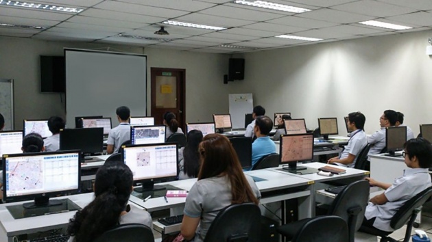 experiencing_computer_proficiency_examination_at_the_central_office_of_the_department_of_public_works_and_highways