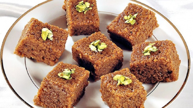 Multani Sohan Halwa and its Recipe (Sweet Dish).